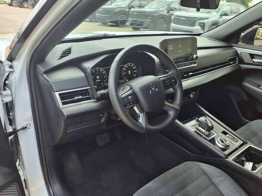 Used 2023 Mitsubishi Outlander Ralliart AWD/4WD image 17