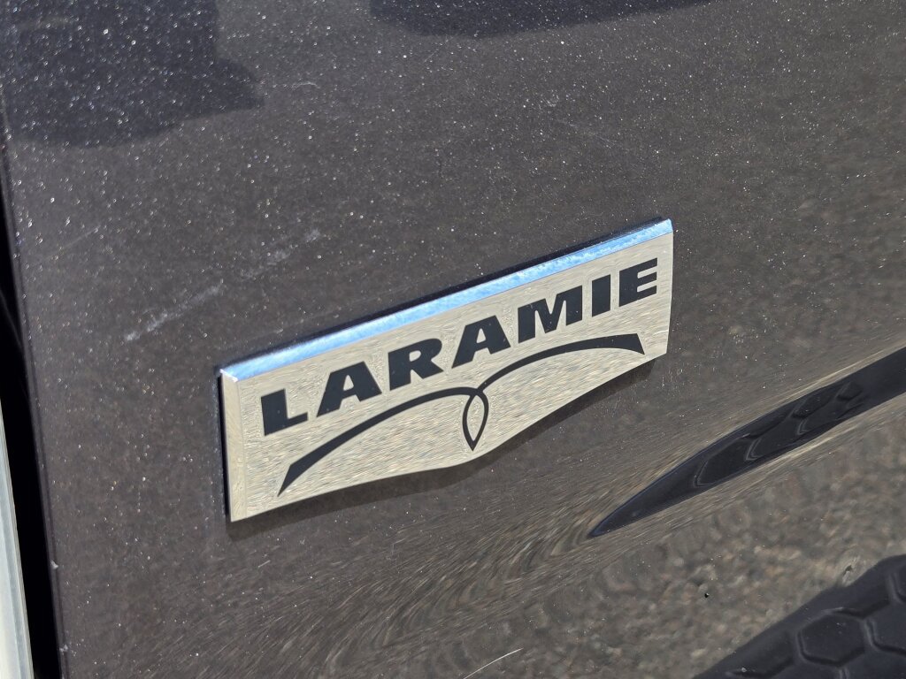 Used 2016 RAM 1500 Laramie w/ Convenience Group AWD/4WD image 12