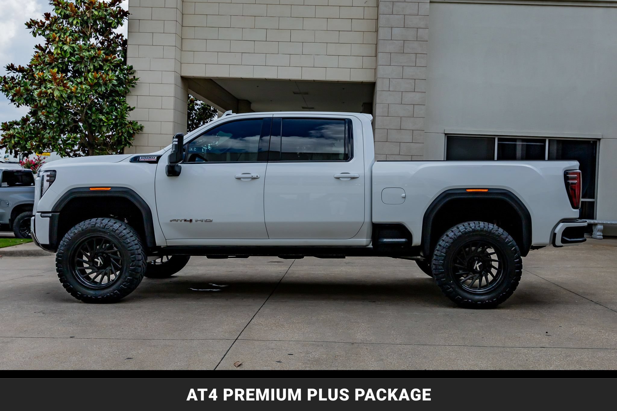 Used 2025 GMC Sierra 2500 AT4 w/ AT4 Premium Plus Package AWD/4WD image 6