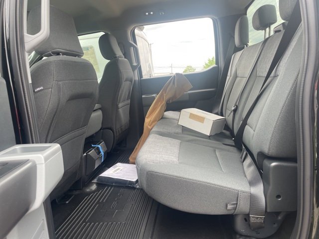 New 2025 Ford F550 4x4 Crew Cab Super Duty w/ XLT Value Package image 17