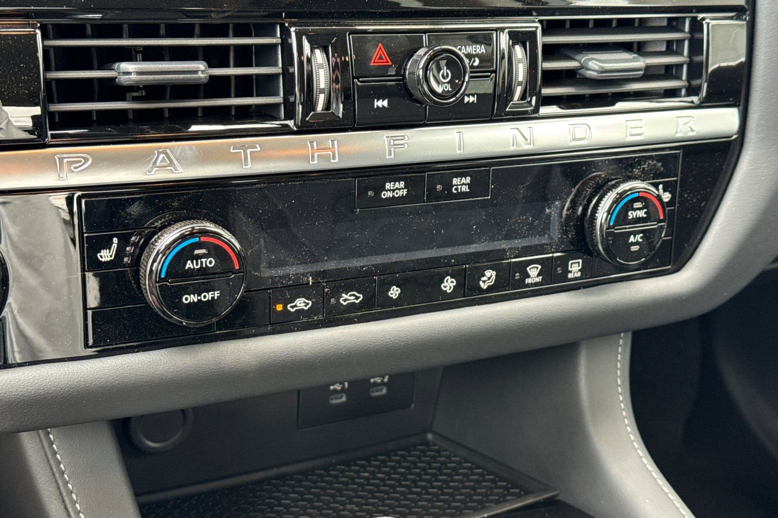 New 2026 Nissan Pathfinder SV image 18