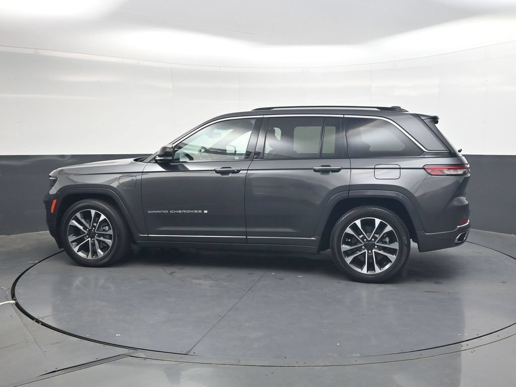 Used 2023 Jeep Grand Cherokee Overland w/ Advanced Protech Group III AWD/4WD image 12