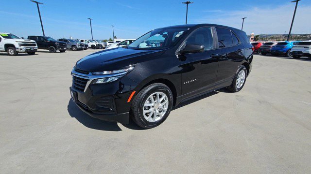 Used 2023 Chevrolet Equinox LS w/ LS Convenience Package FWD image 4