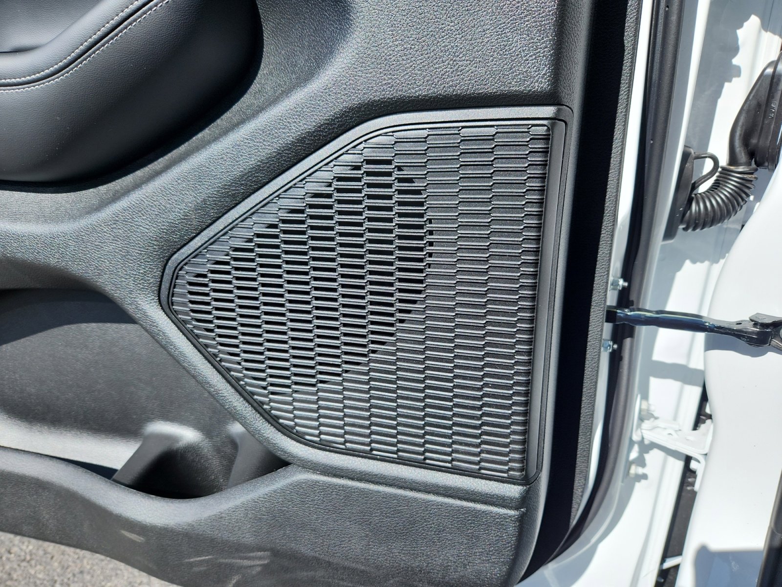 New 2025 Jeep Grand Cherokee Altitude image 27