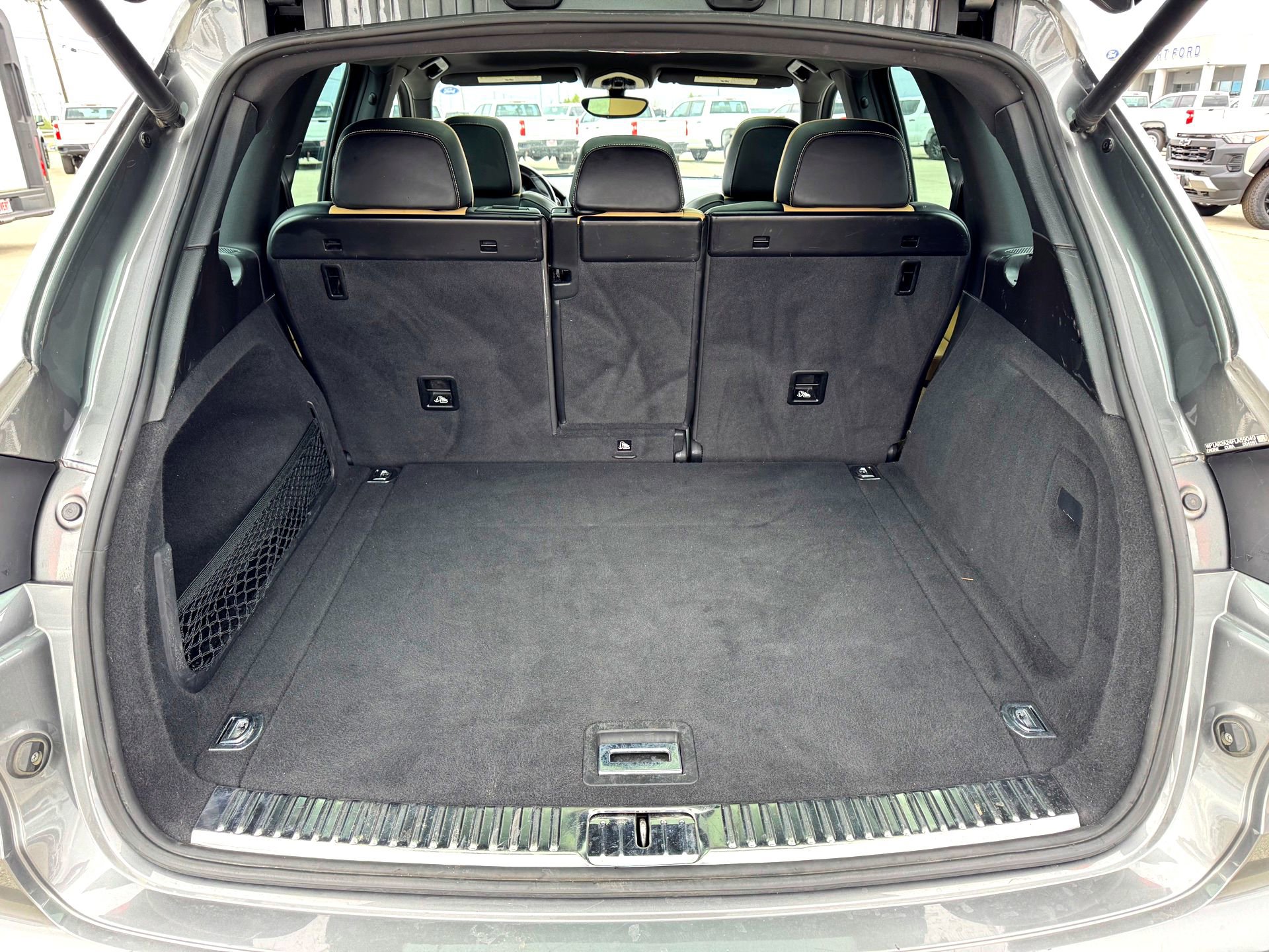 Used 2015 Porsche Cayenne S image 10