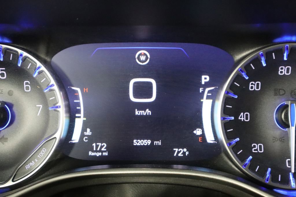 Used 2024 Chrysler Pacifica Touring-L image 30