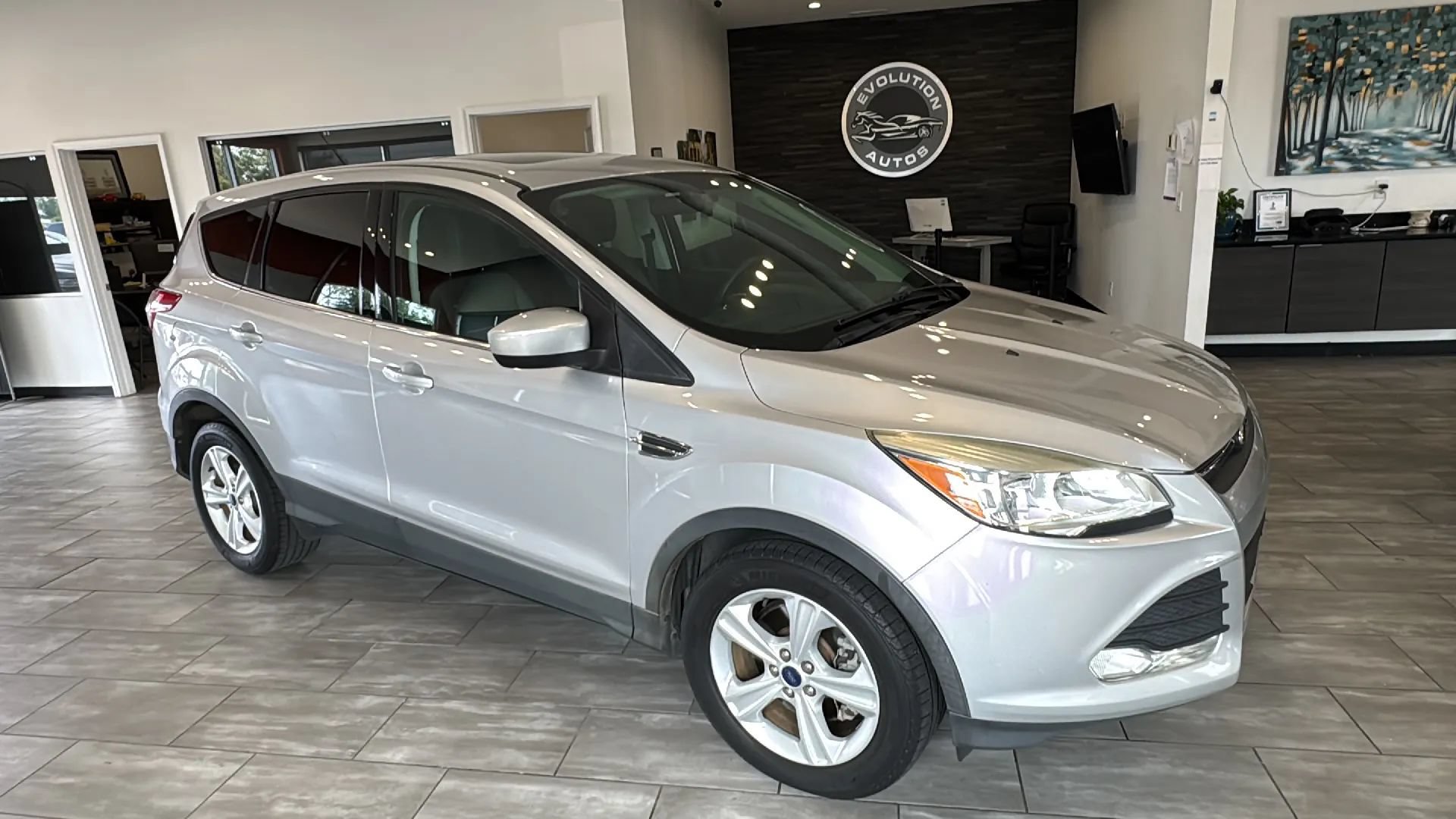 Used 2015 Ford Escape SE FWD image 2