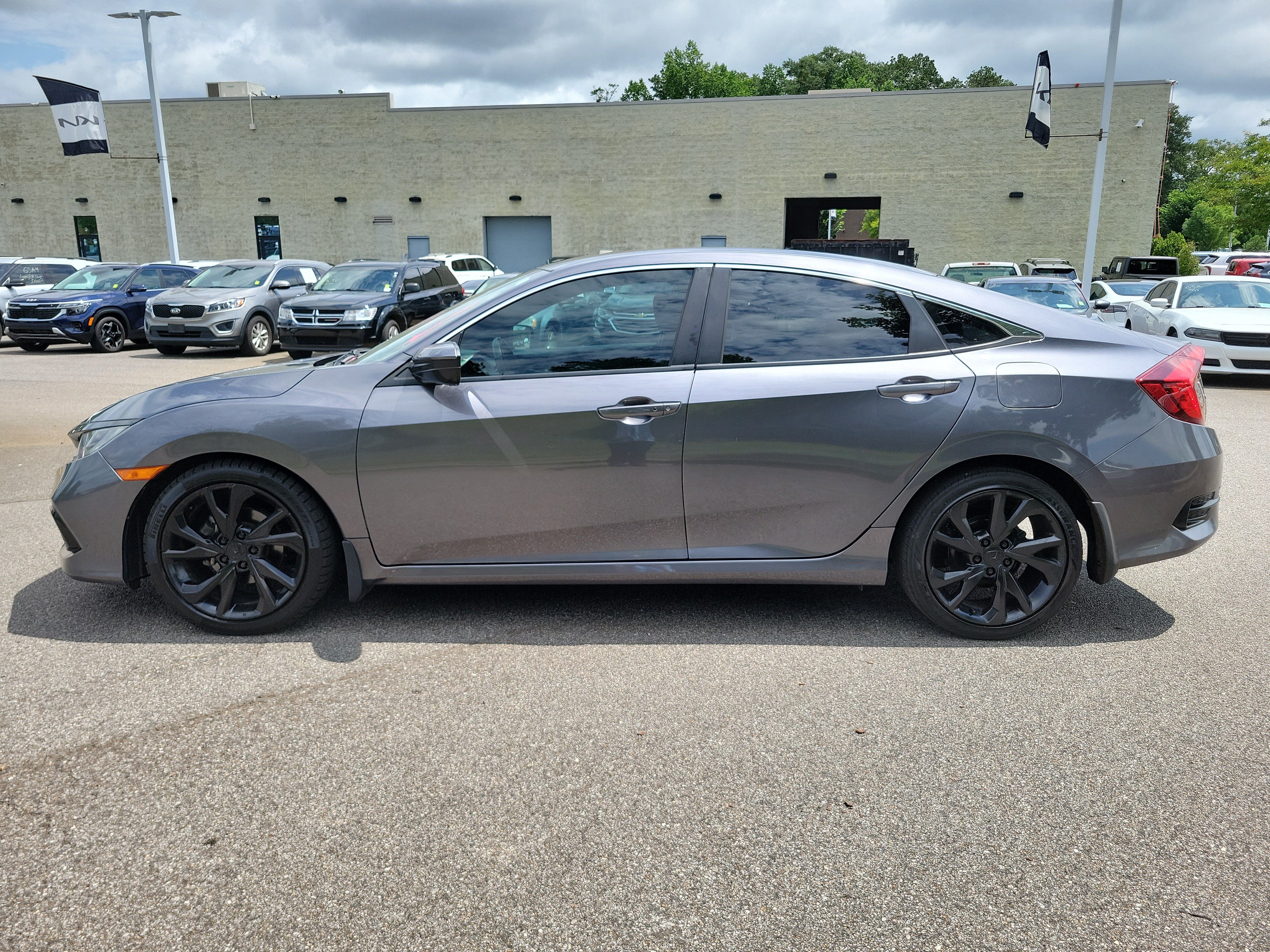 Used 2021 Honda Civic Sport image 2