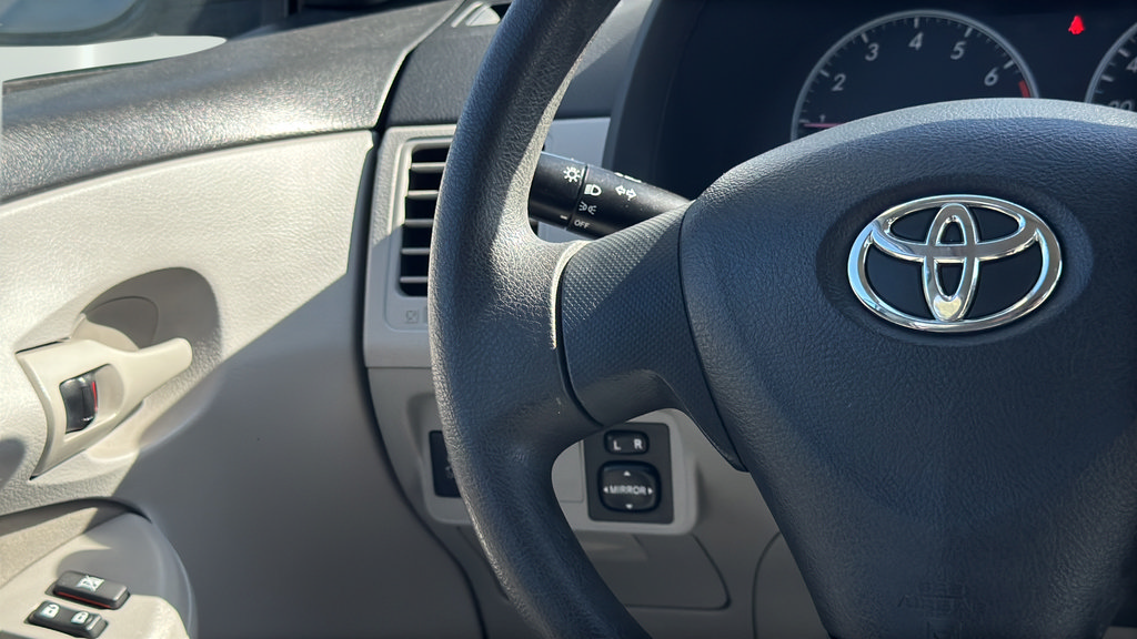 Used 2013 Toyota Corolla L FWD image 26