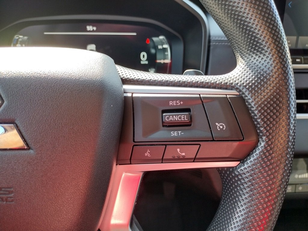 Used 2023 Mitsubishi Outlander ES image 25