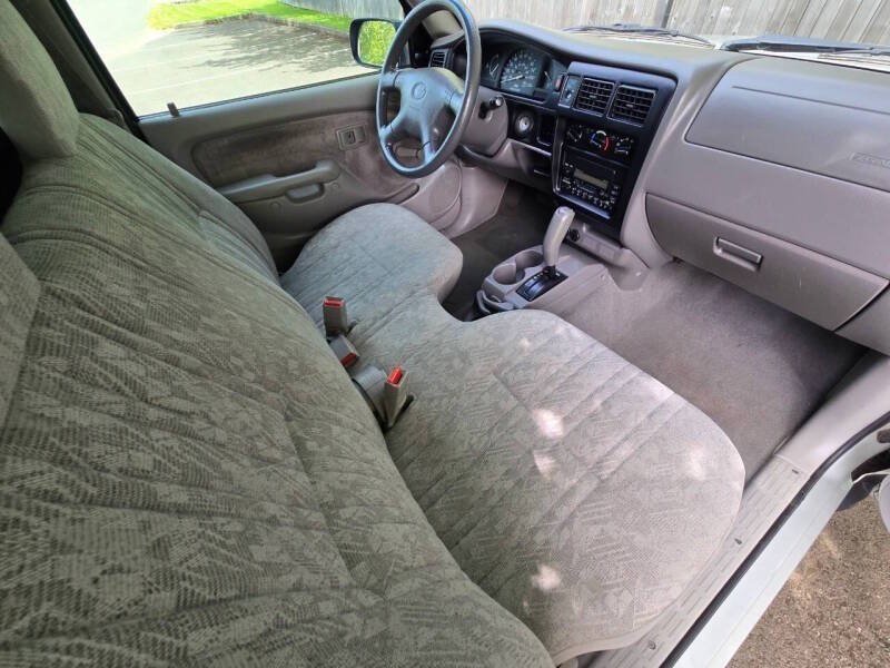 Used 2002 Toyota Tacoma 2WD Regular Cab w/ Enhancement Pkg image 17