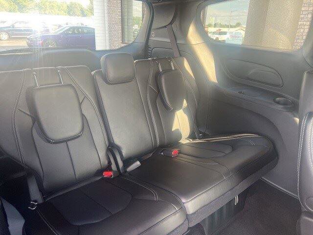 New 2026 Chrysler Pacifica Select image 17