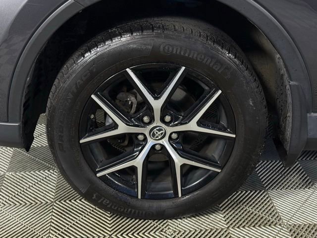 Used 2018 Toyota RAV4 SE w/ Power Extra Value Package AWD/4WD image 16