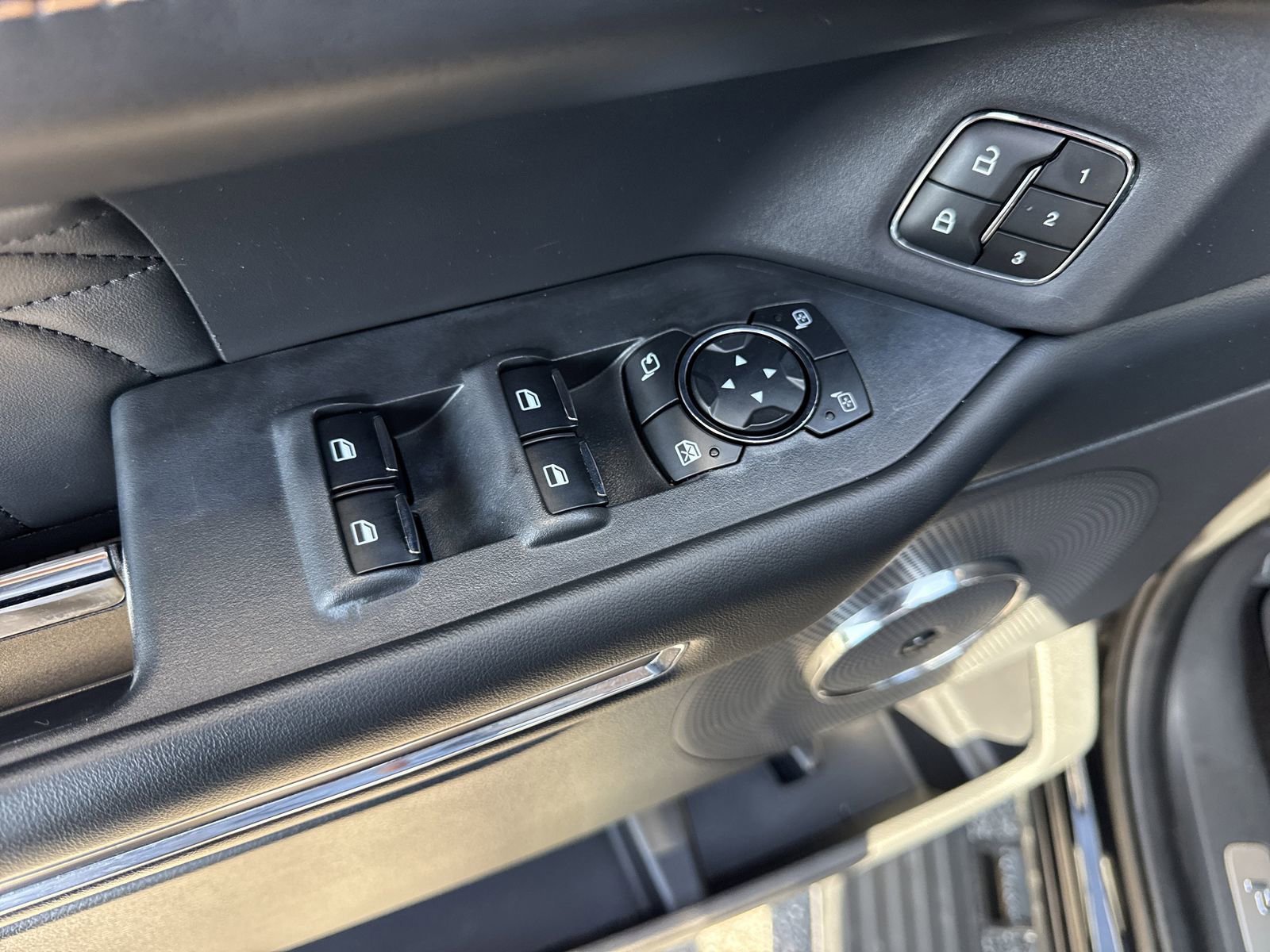 Used 2023 Ford Expedition Platinum RWD image 17