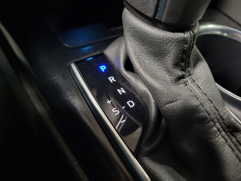 Used 2020 Toyota Camry XLE image 17