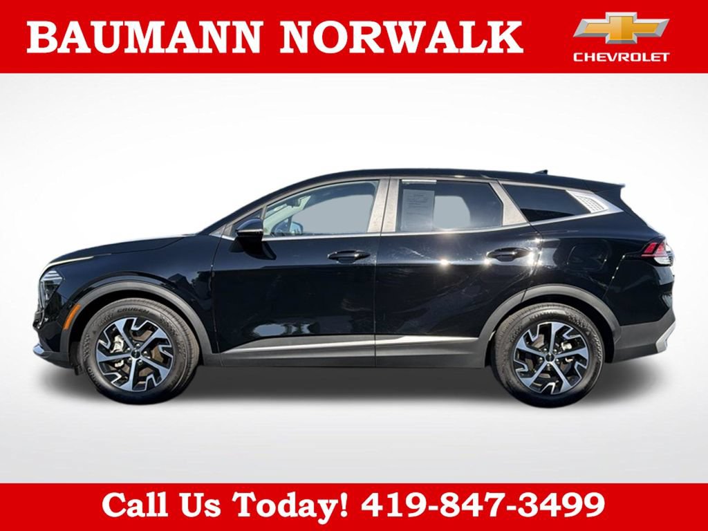 Used 2025 Kia Sportage EX FWD image 4