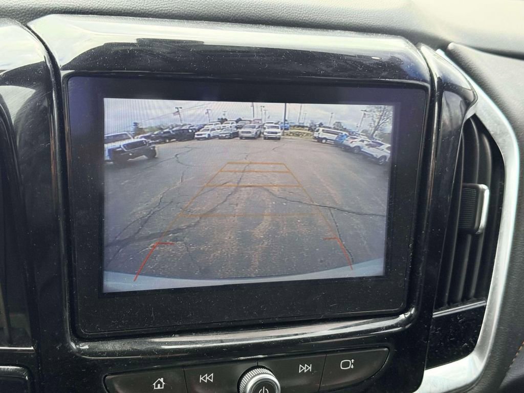 Used 2018 Chevrolet Traverse LT FWD image 21