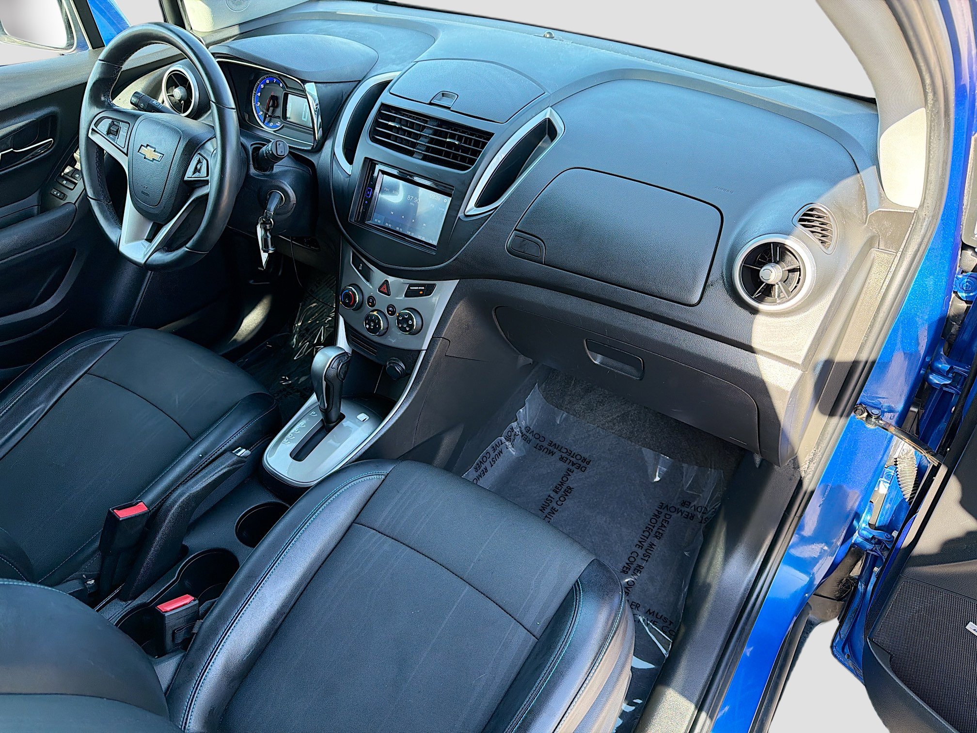 Used 2016 Chevrolet Trax LT w/ LT Sun and Sound Package FWD image 9