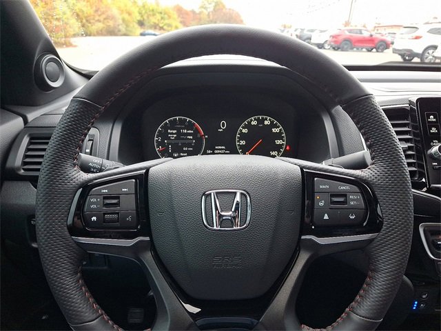 Certified 2025 Honda Ridgeline Black Edition image 20
