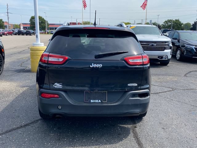 Used 2014 Jeep Cherokee Latitude w/ Cold Weather Group FWD image 10