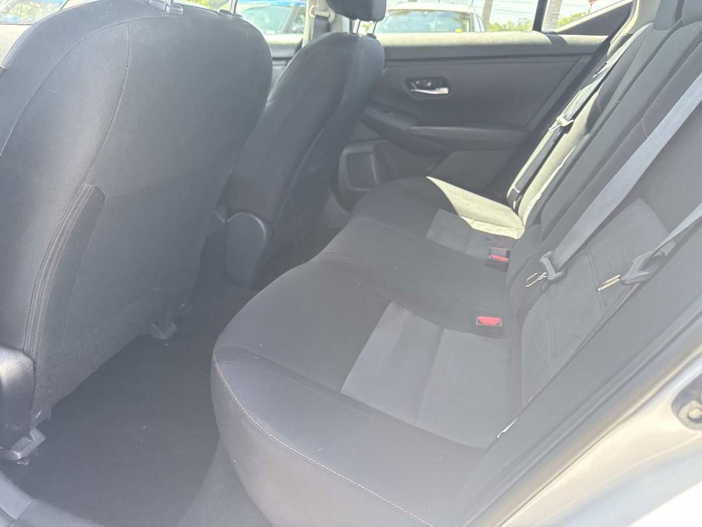 Certified 2024 Nissan Sentra SR FWD image 13