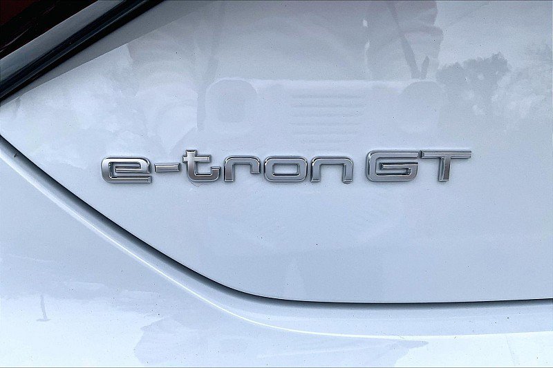 Used 2024 Audi e-tron GT Premium Plus image 30