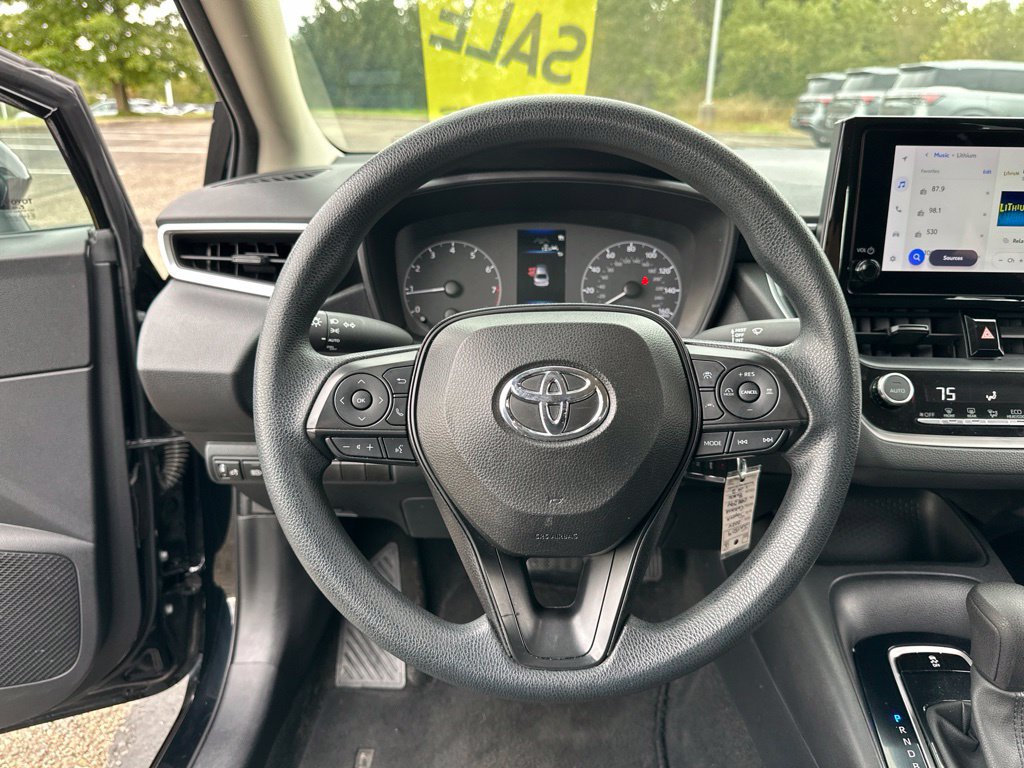 Used 2024 Toyota Corolla LE FWD image 38