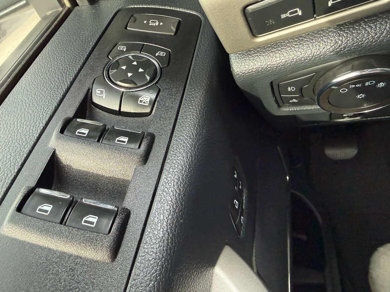 Used 2022 Ford F250 Lariat w/ Lariat Value Package image 28