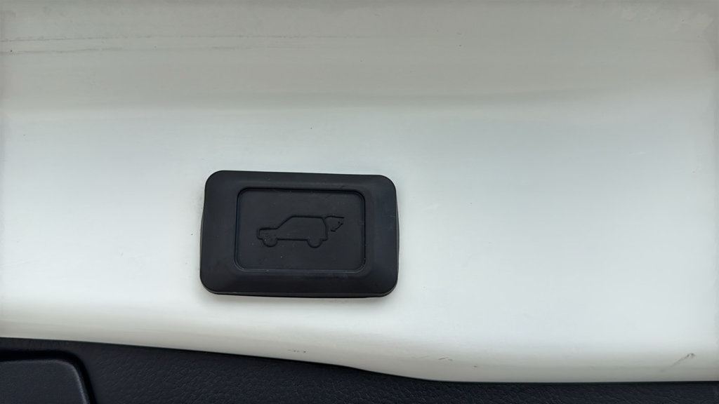 Used 2024 Toyota RAV4 XLE Premium FWD image 10