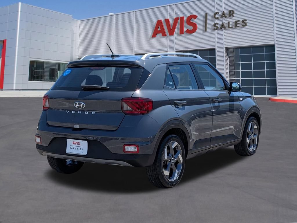 Used 2025 Hyundai Venue SEL FWD image 6