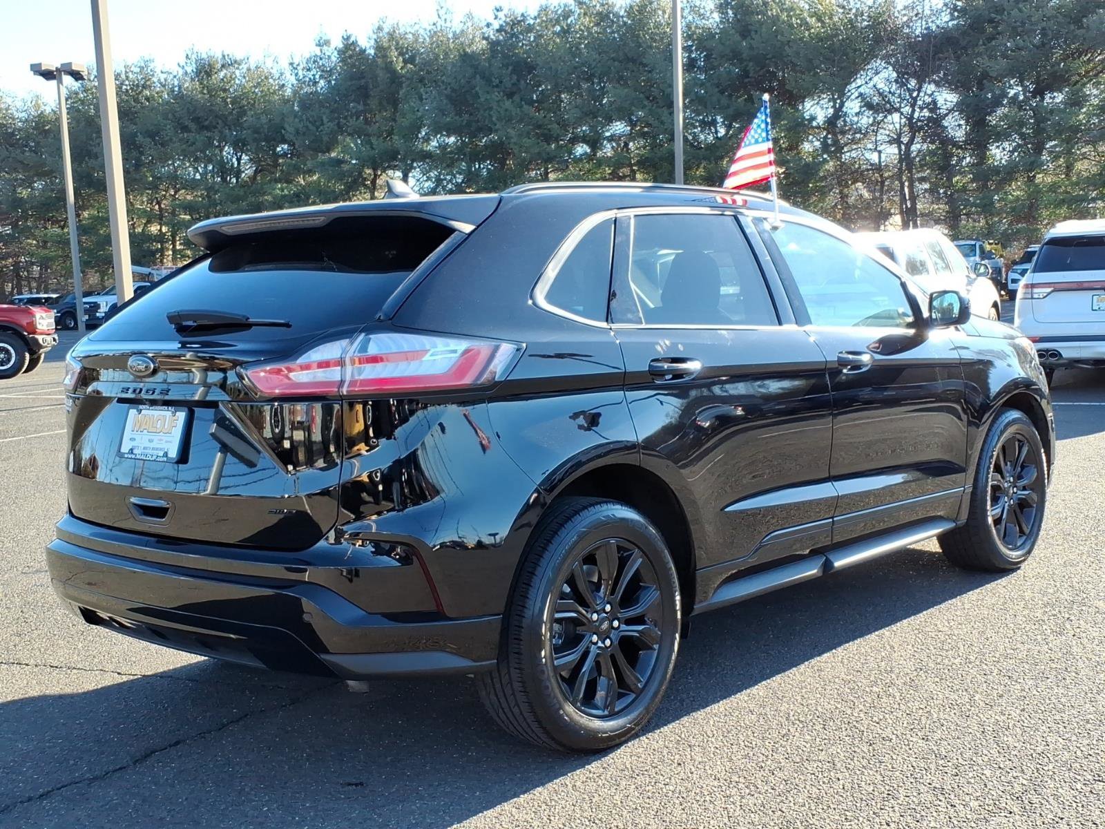 Certified 2022 Ford Edge SE w/ Black Appearance Package image 7