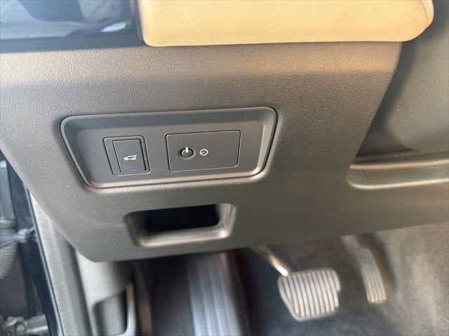 Used 2018 Land Rover Discovery HSE AWD/4WD image 19