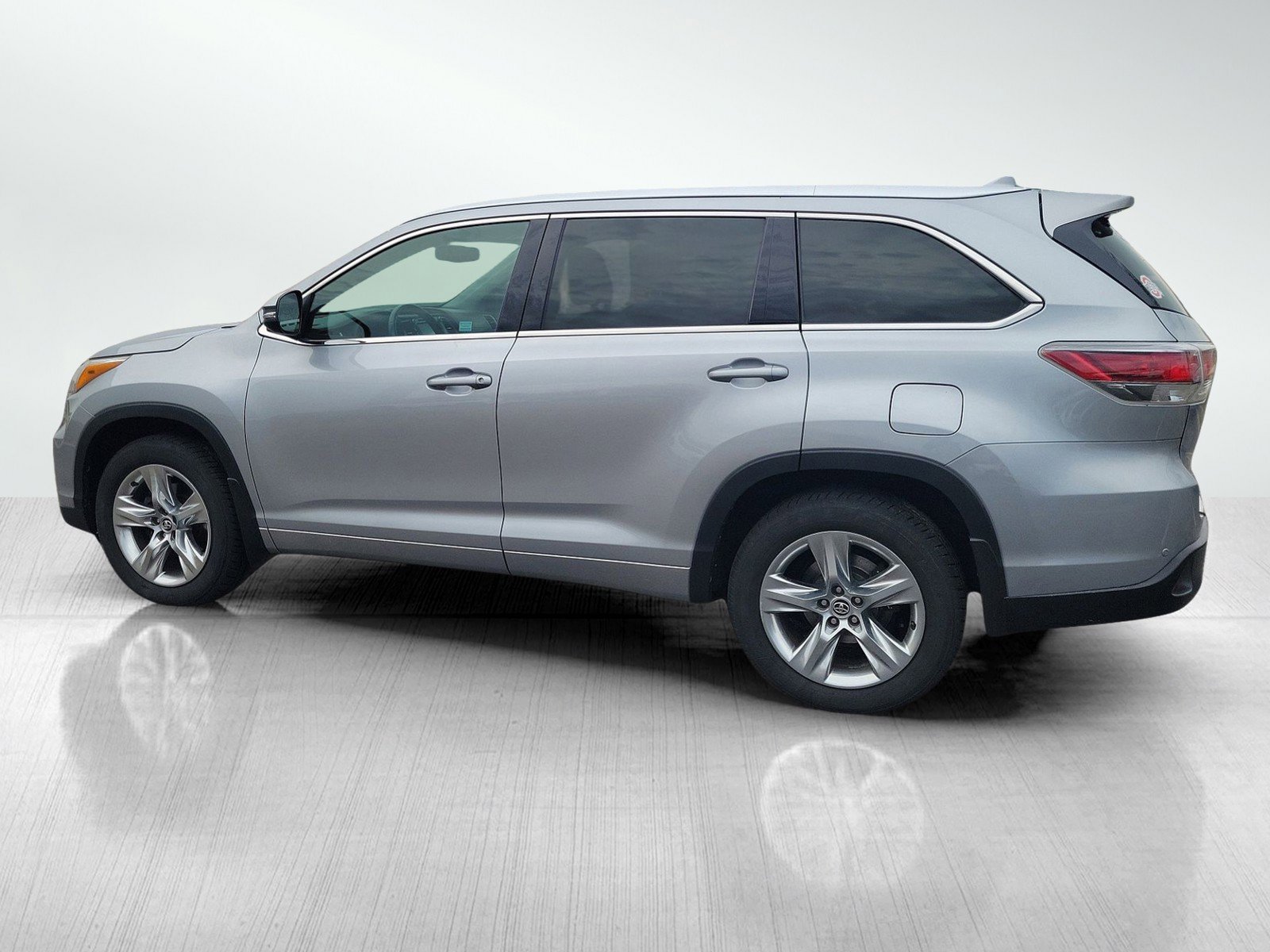 Used 2016 Toyota Highlander Limited AWD/4WD image 3