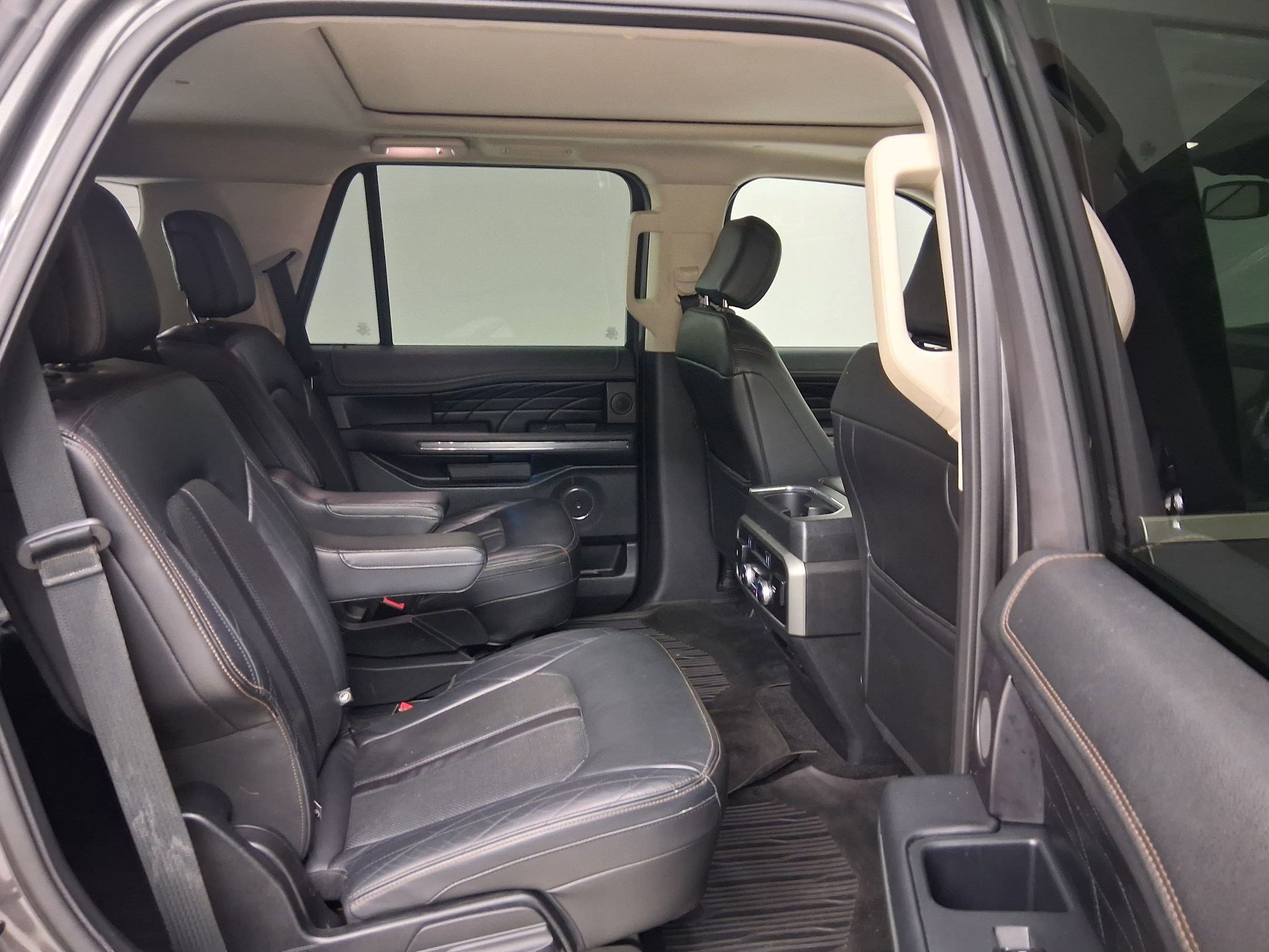 Used 2018 Ford Expedition Platinum AWD/4WD image 35
