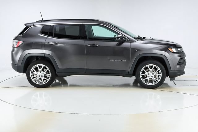 Used 2022 Jeep Compass Latitude AWD/4WD image 14