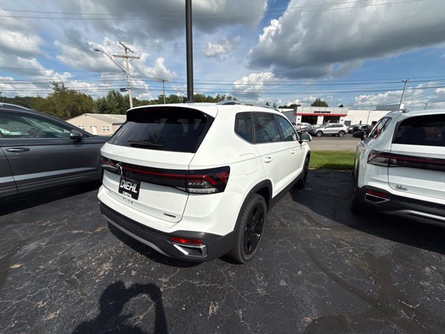 New 2026 Volkswagen Taos SEL AWD/4WD image 7