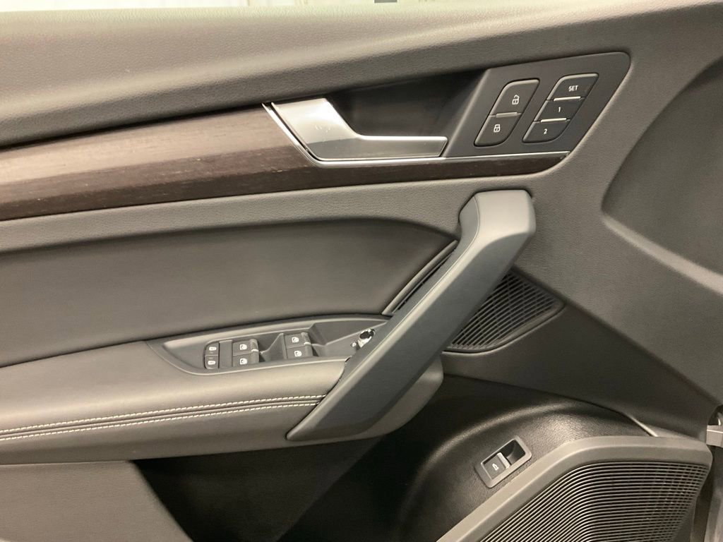 Used 2024 Audi Q5 2.0T Premium Plus image 16