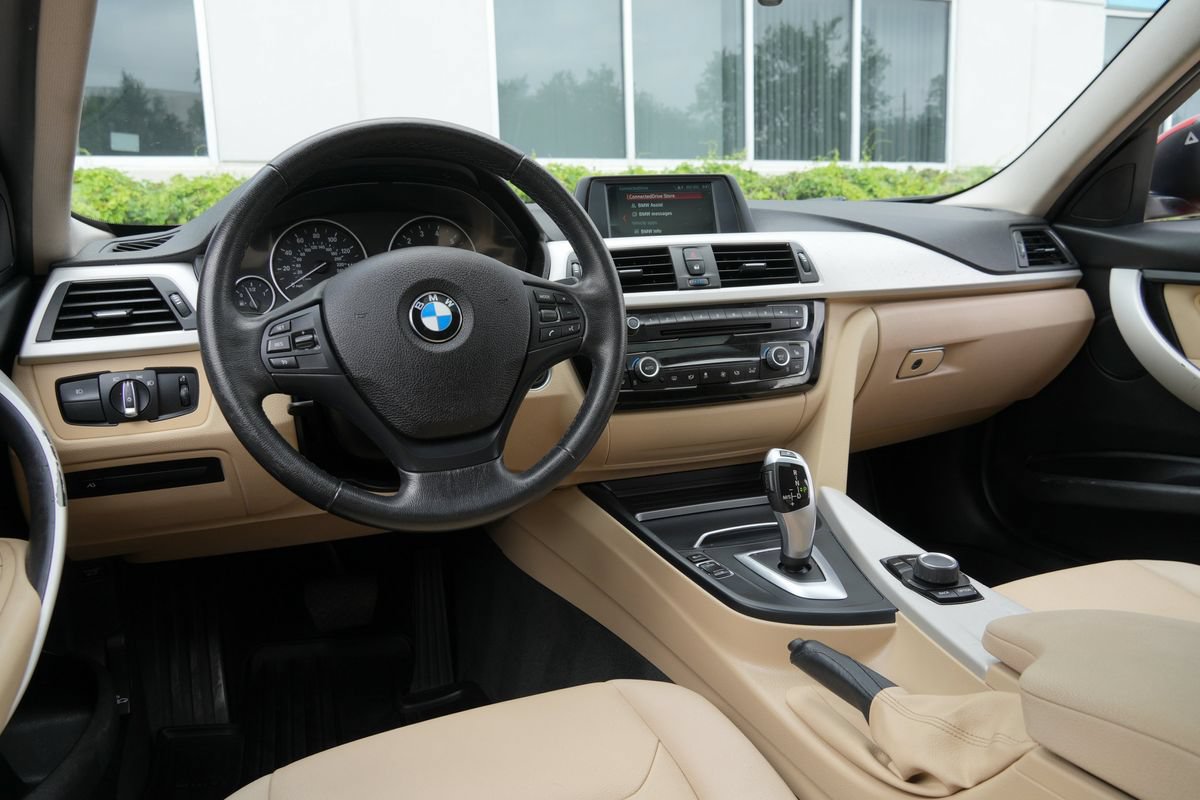 Used 2018 BMW 320i Sedan w/ Convenience Package RWD image 5