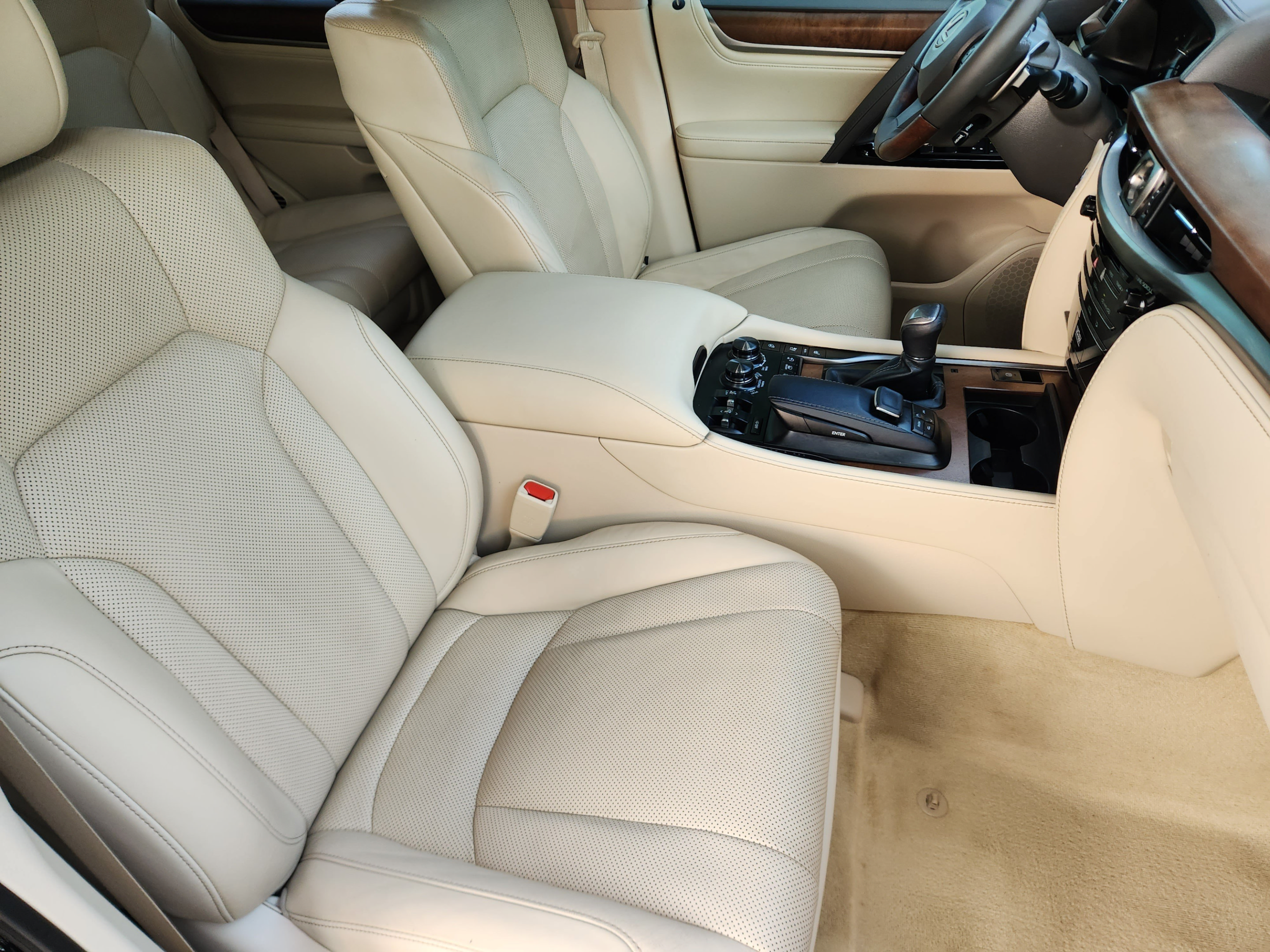 Used 2021 Lexus LX 570 4WD w/ Luxury Package image 6