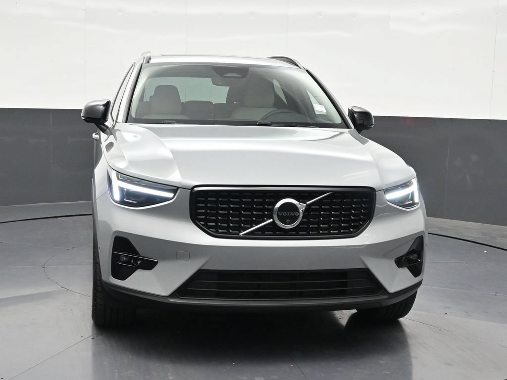 New 2026 Volvo XC40 B5 Plus w/ Protection Package Premier AWD/4WD image 7