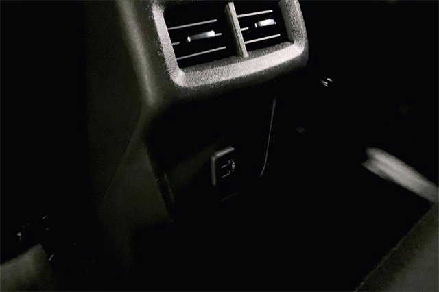 Used 2023 Chevrolet Equinox LT image 27