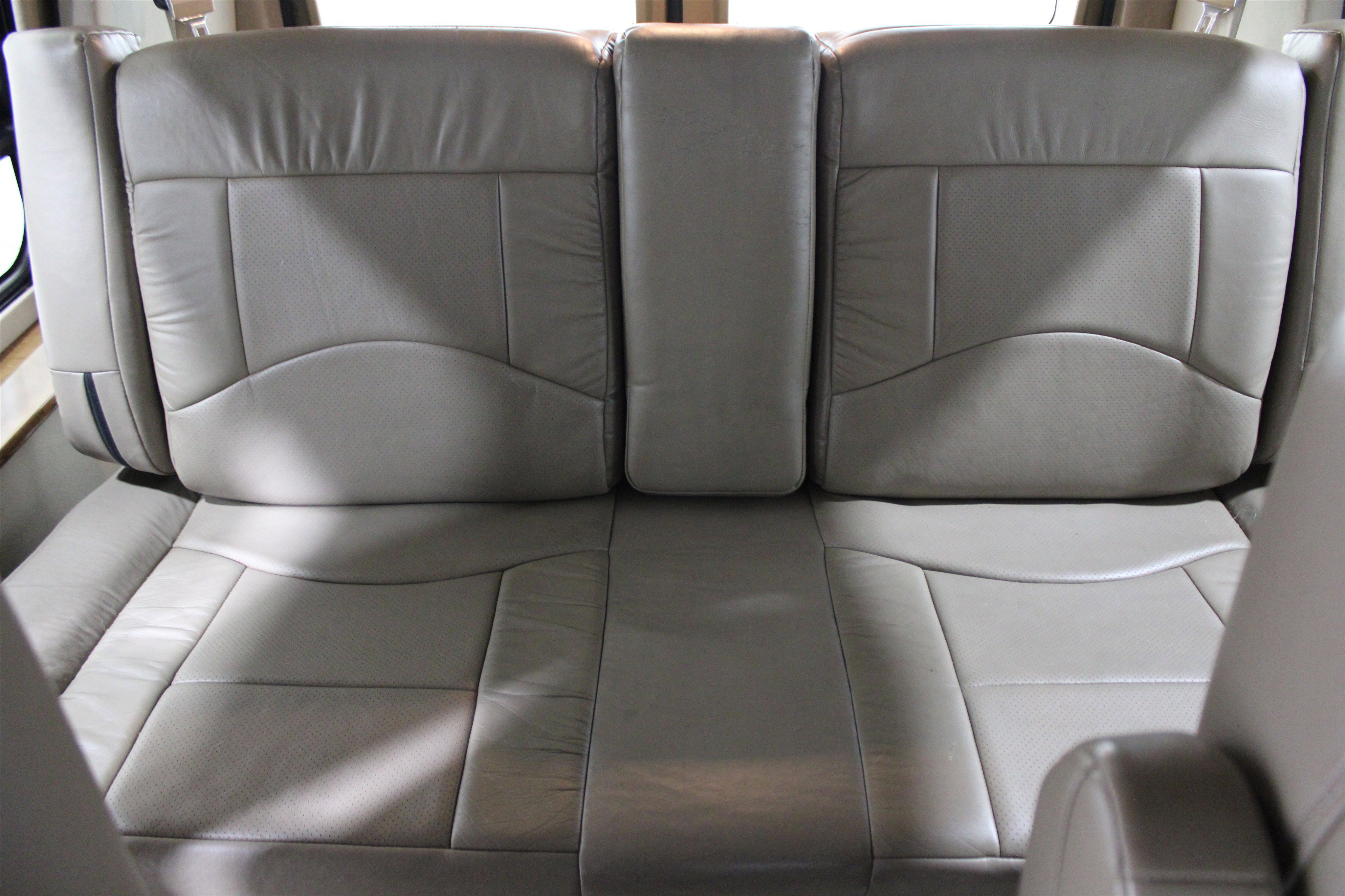 Used 2000 Ford E-150 and Econoline 150 Recreational Mark III image 27