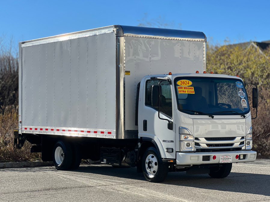 Used 2024 Isuzu NPR image 2