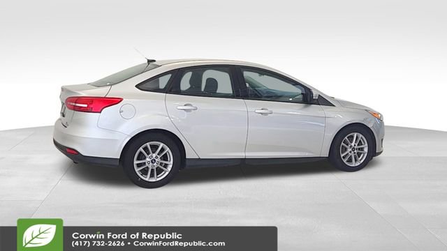 Used 2016 Ford Focus SE image 9