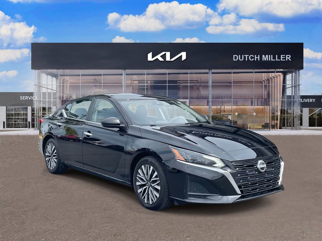 Used 2024 Nissan Altima 2.5 SV