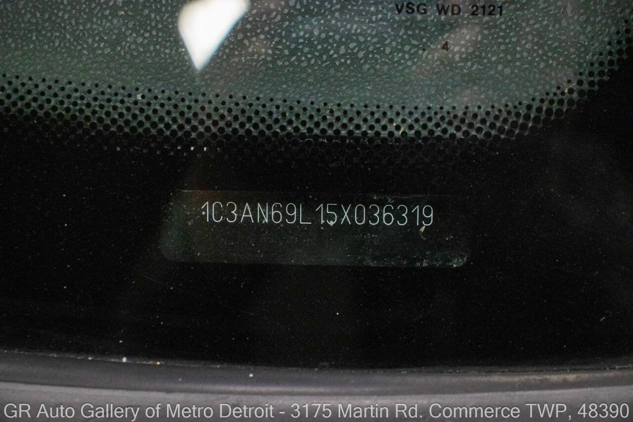 Used 2005 Chrysler Crossfire Limited image 17