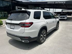 Used 2023 Honda Pilot Elite image 5