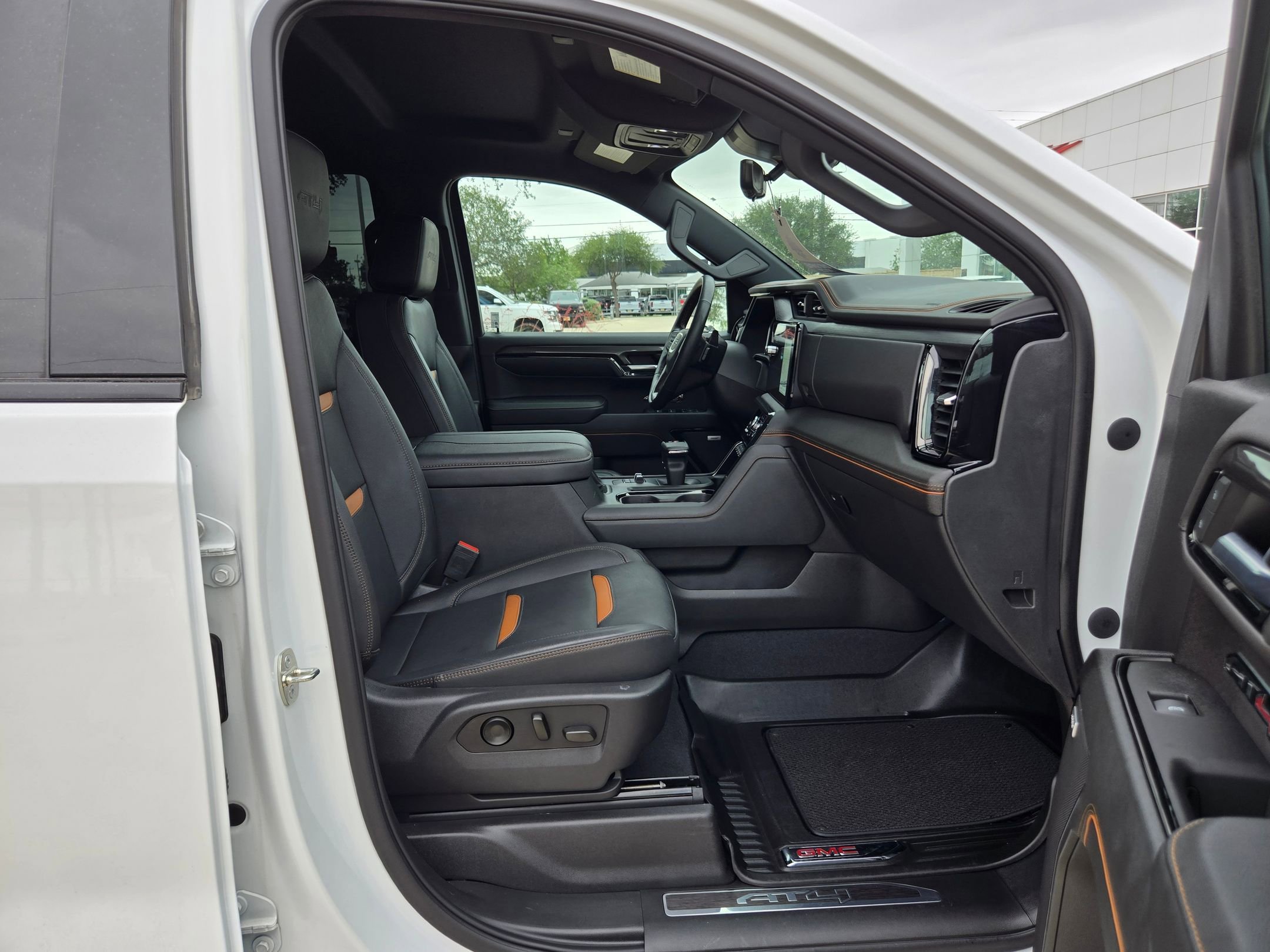 Certified 2023 GMC Sierra 1500 AT4 w/ Technology Package AWD/4WD image 24