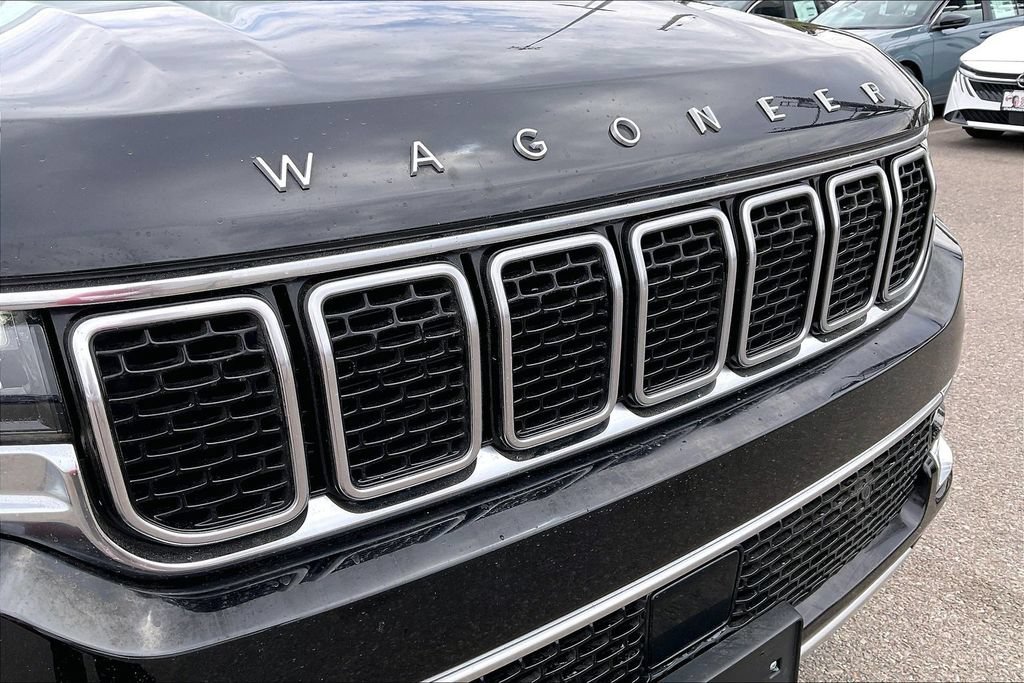 Used 2024 Jeep Wagoneer L Series II w/ Flexible Seating Group AWD/4WD image 28