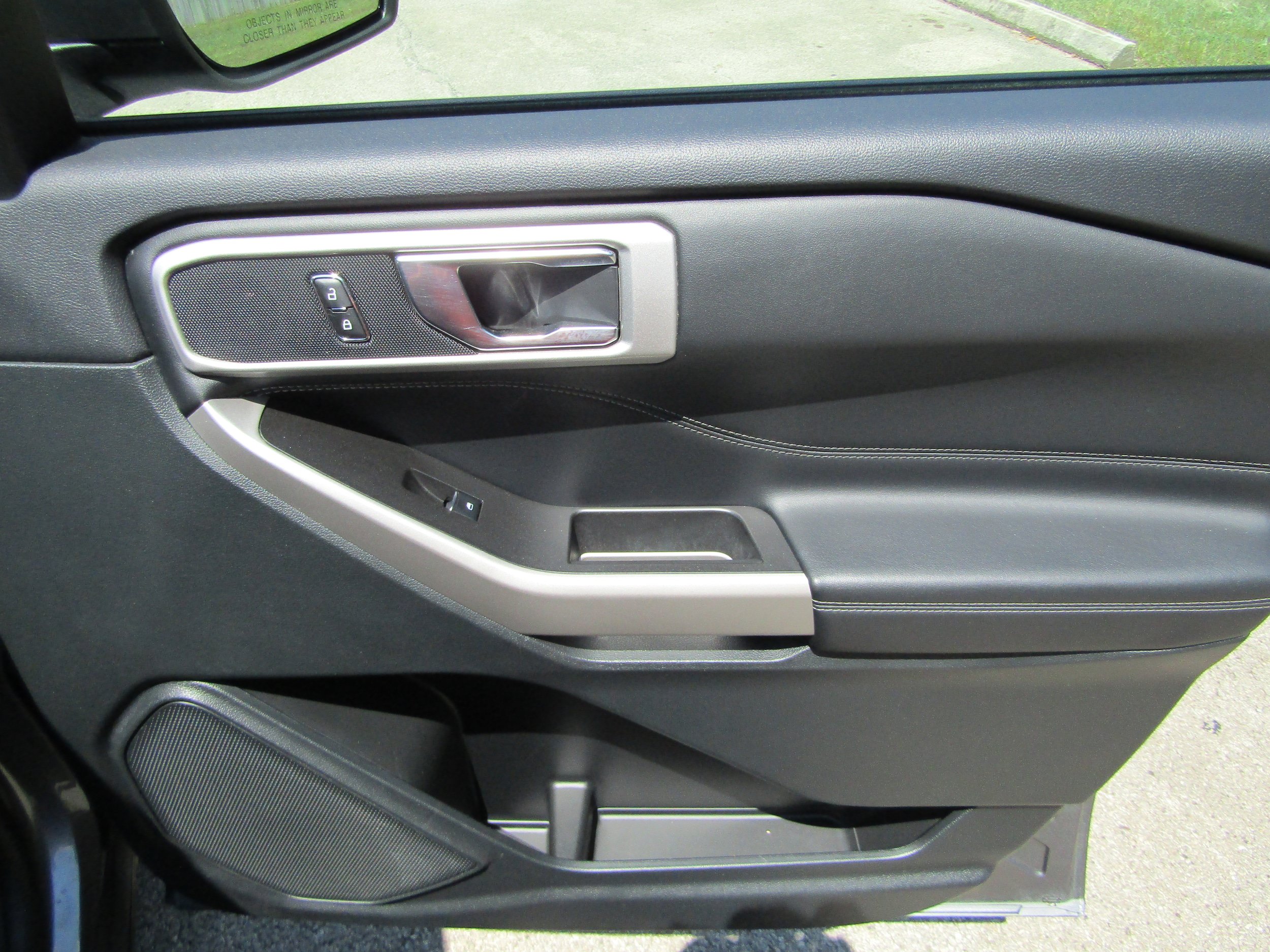 Used 2024 Ford Explorer XLT w/ Equipment Group 202A AWD/4WD image 19